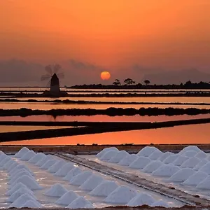 Sunrise Stagnone - Kitesurf Spot Frühstückspension